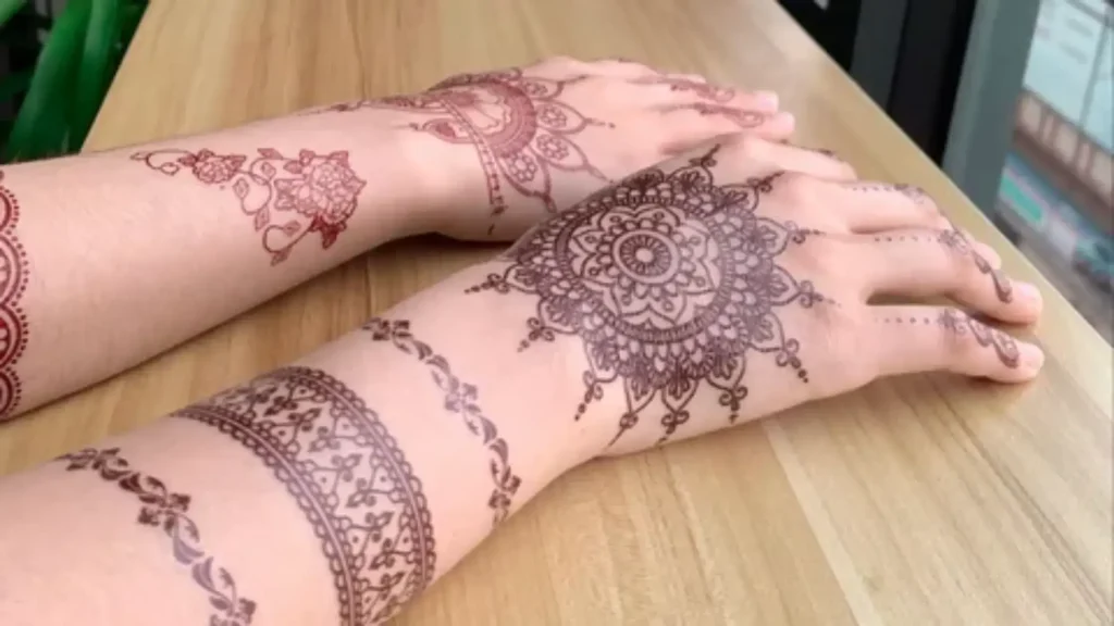 Floral Temoprary Henna Tattoo 