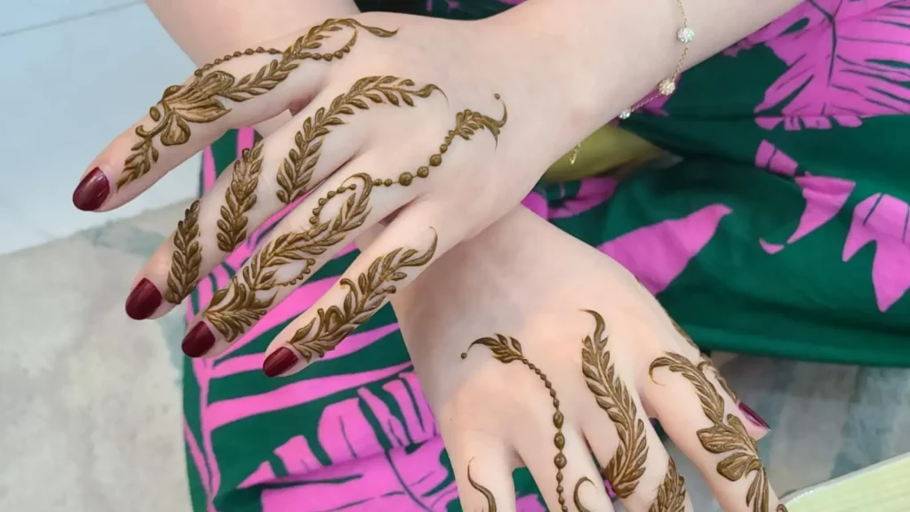 Minimum Design Henna Tattoo